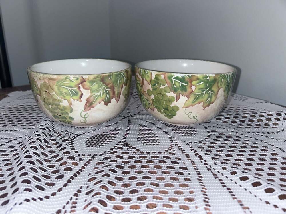 Nantucket Home Vineyard Grape Pattern Ceramic Bowls (Set of 2)
